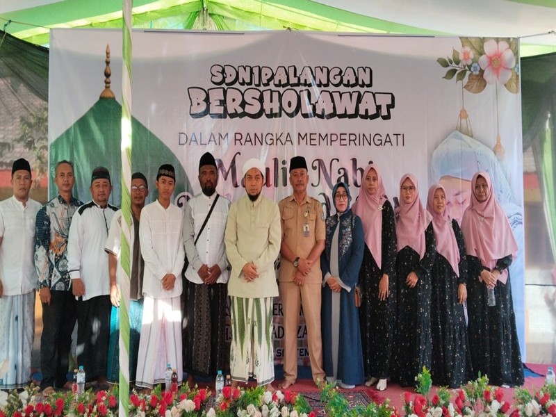PERINGATAN MAUDLID NABI MUHAMMAD SAW BERSAMA KHR. AHMAD AZAIM IBRAHIMY